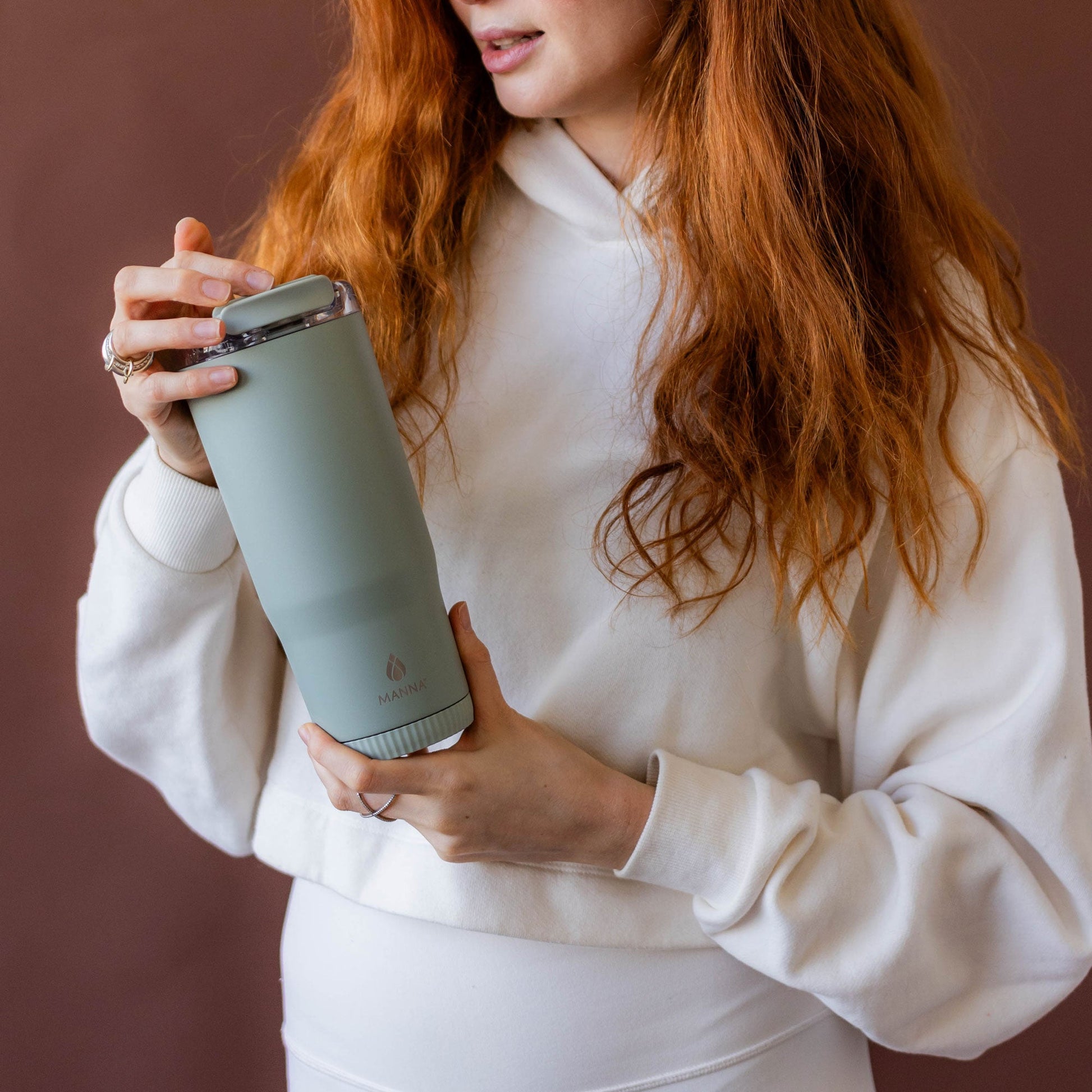30-oz-groove-tumbler-j9 4Manna_Website_Lifestyles-17.jpg